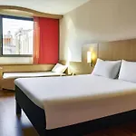 Ibis Centro Hotel 2*