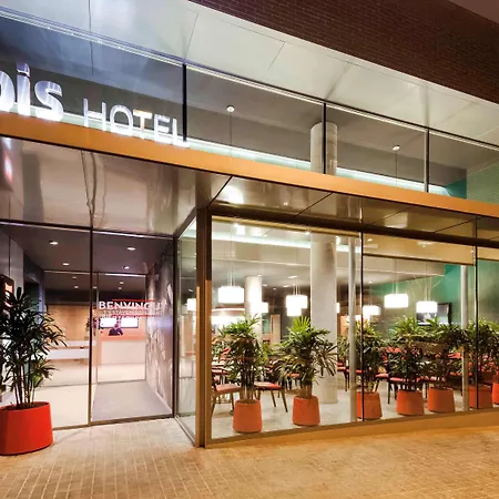 Ibis Centro Hotel 2*