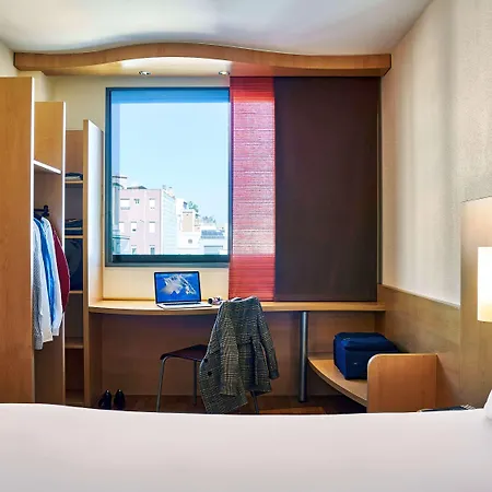 Ibis Centro Hotel 2*