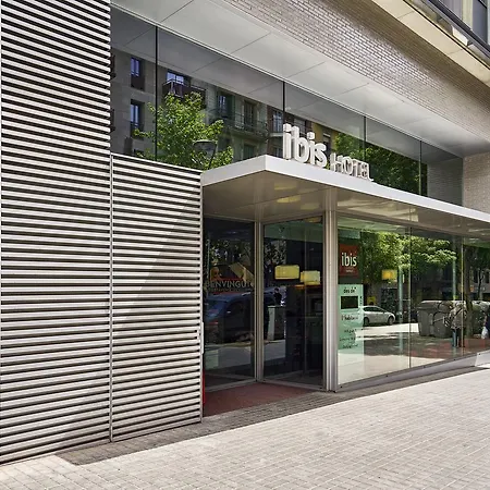 Ibis Centro Hotel 2*