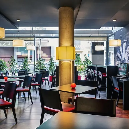 Ibis Centro 2*