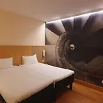 Ibis Centro Hotel 2*