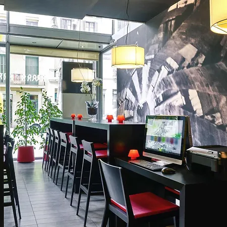 Ibis Centro Hotel 2*