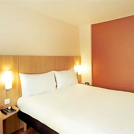 Ibis Centro 2*