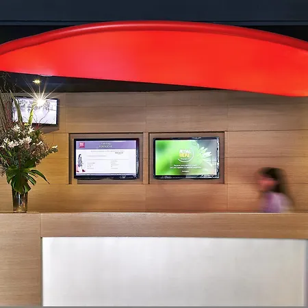 Ibis Centro 2*