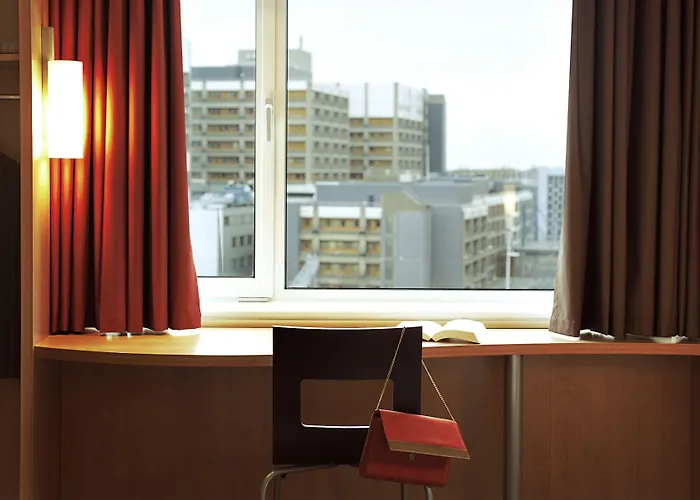 Ibis Centro 2*