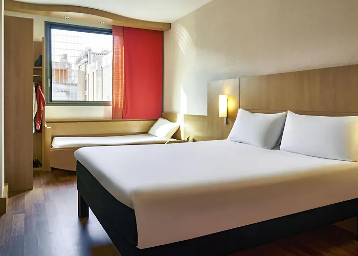 Ibis Centro Hotel 2*