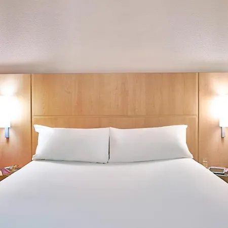 Ibis Centro Otel 2*
