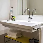 Ibis Centro 2*